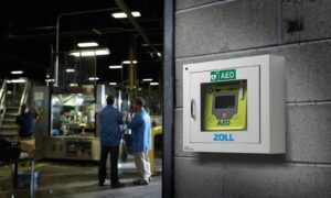 Défibrillateur entreprise installé et signalé dans les locaux d'une société