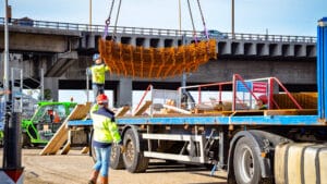 Formation SST BTP animée sur un chantier avec des compagnons équipés